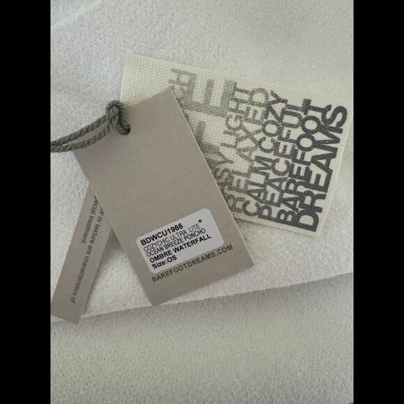 Barefoot‎ Dreams CozyChic Ultra Lite Ocean Breeze Poncho Waterfall One Size NWT - Picture 12 of 15